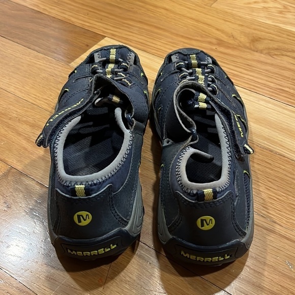 Merrrll h20 boys hiking sandals size 4. - Picture 3 of 6